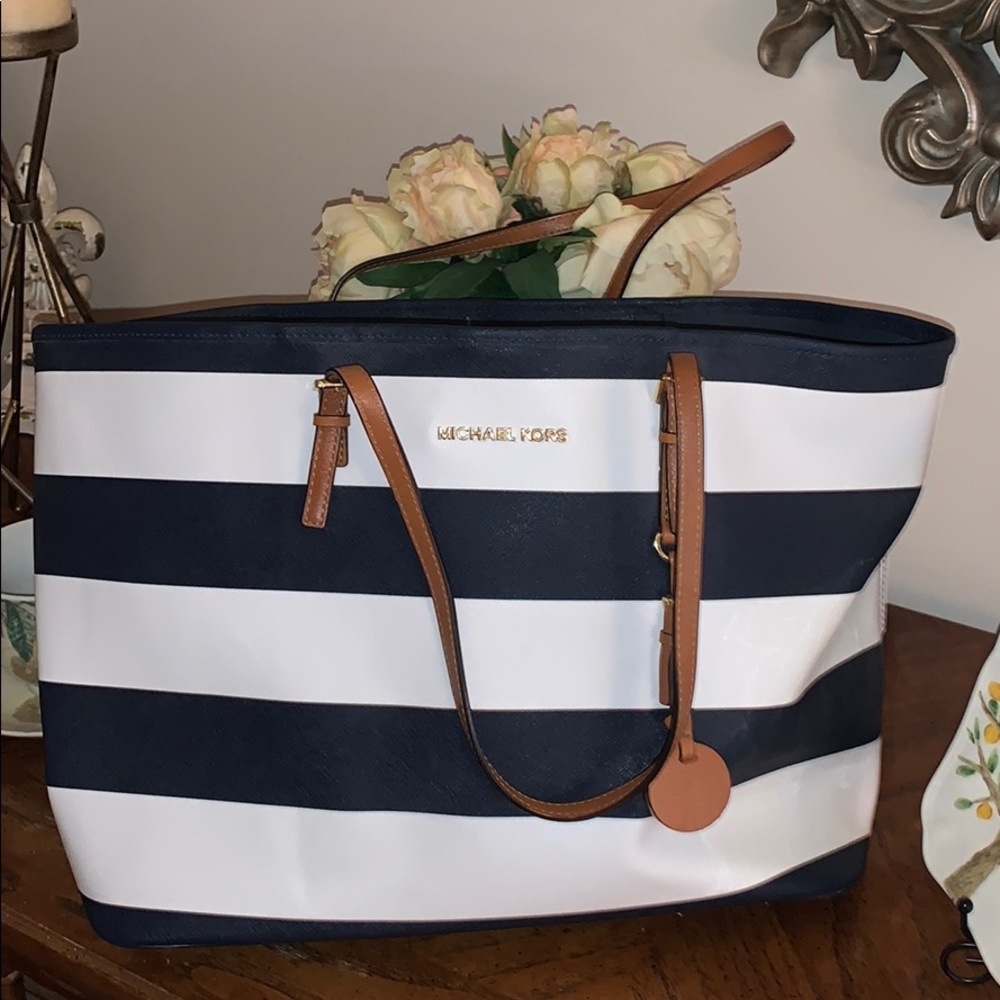 Michael Kors bag with wristlet